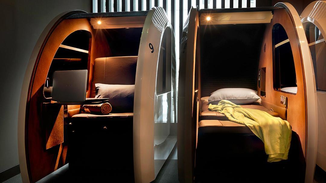 Sleep 'n Fly Sleep Lounge, A-gates Terminal 3 - Transit Only Capsule hotel *